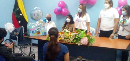 Corposalud y la Fundación Familia Tachirense continúan entregando ayudas sociales