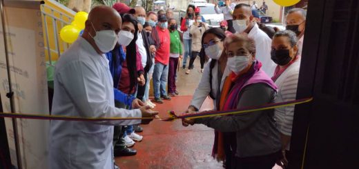 Reinauguran dos consultorios populares en el municipio Andrés Bello